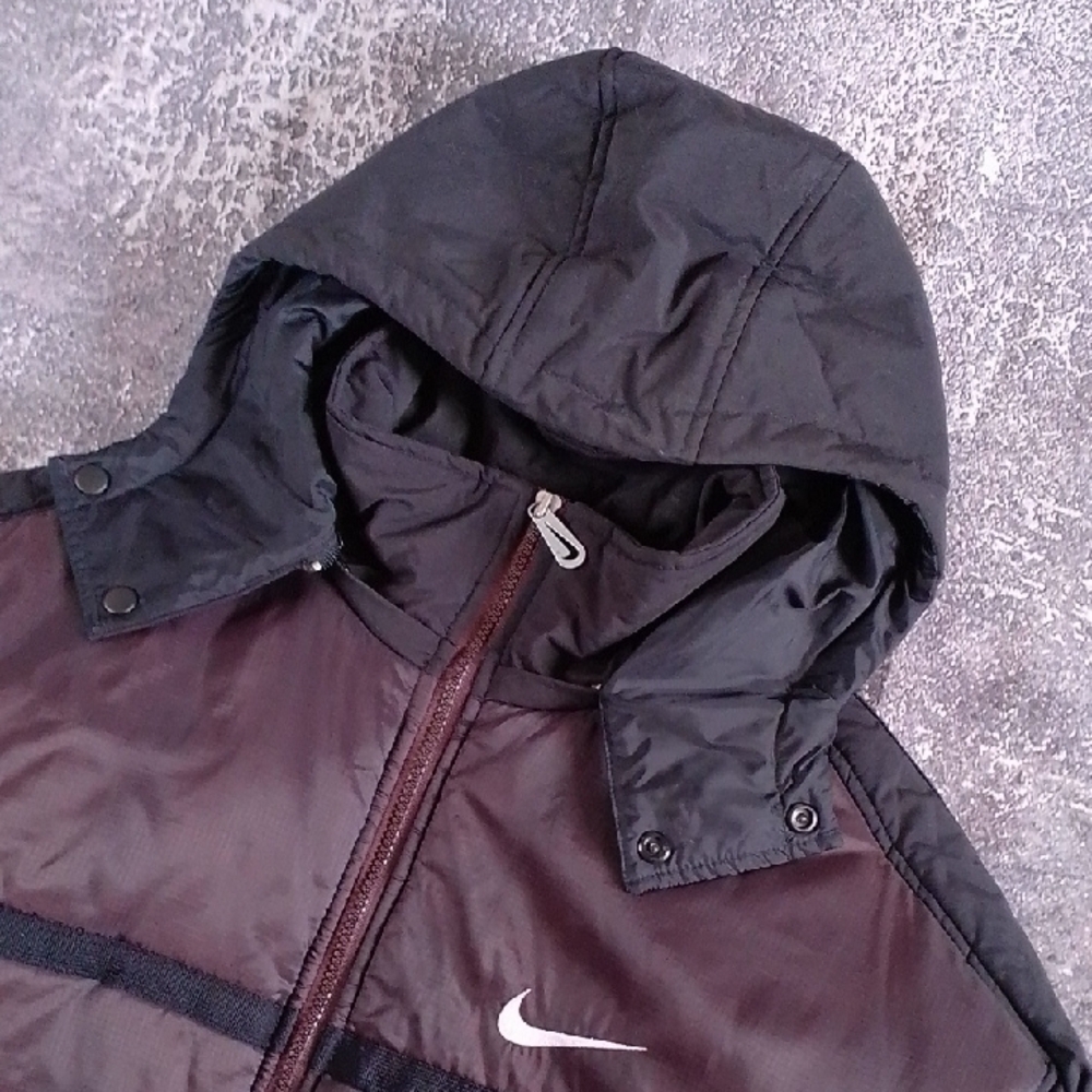 Vintage 90s Nike Men's Black and Brown Puffer Jacket - Picture 8 of 12